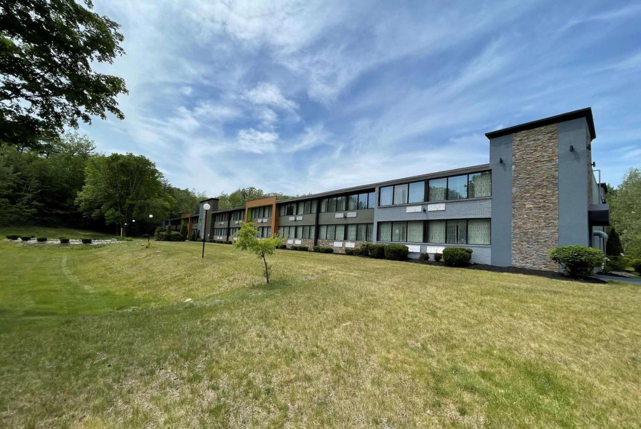 Wingate By Wyndham Lac George Extérieur photo