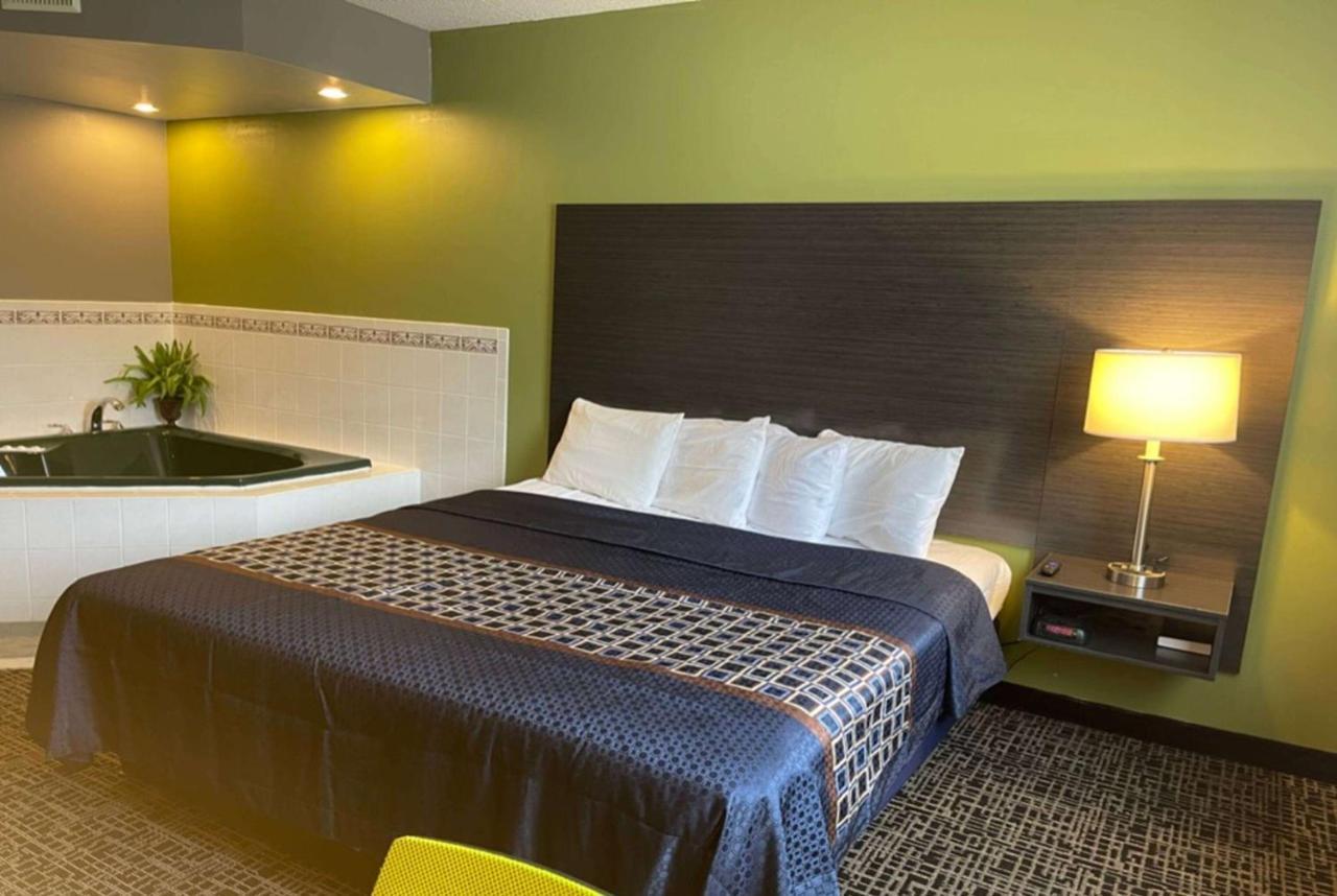 Wingate By Wyndham Lac George Extérieur photo