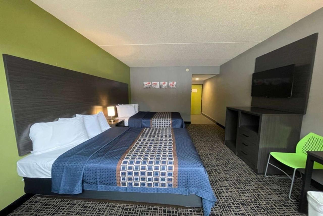 Wingate By Wyndham Lac George Extérieur photo